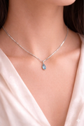Colar em Prata 925 com Pingente de Zircônia Azul em Gota