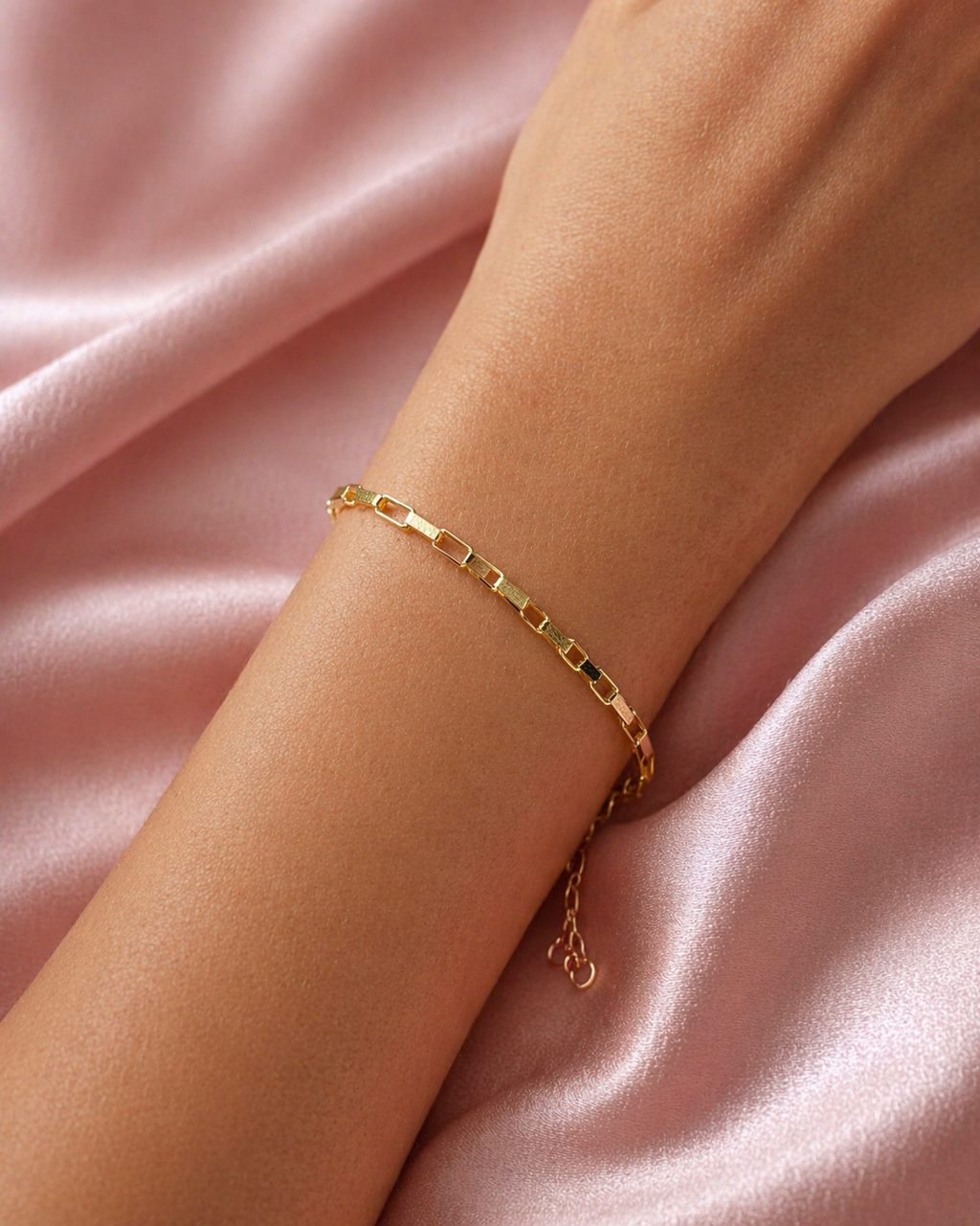 Pulseira Elo Cartier Vazado com tom dourado