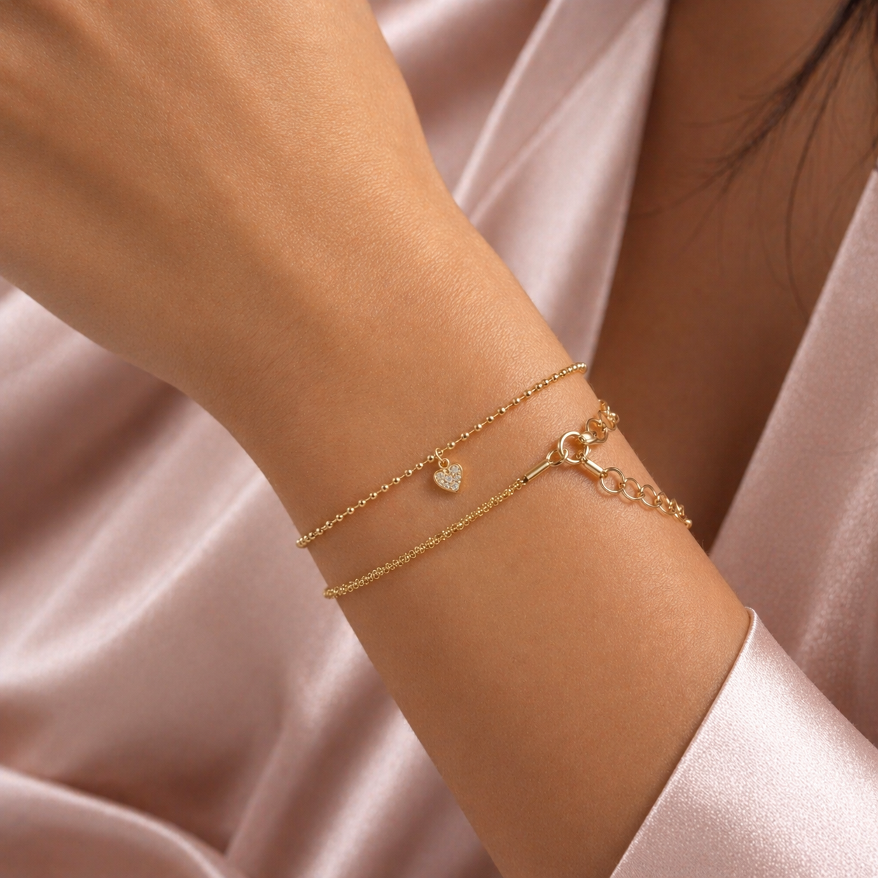 Conjunto de Pulseiras Banhadas a Ouro 18k com Elo Esférico e Elo Veneziano com Pingente de Coração