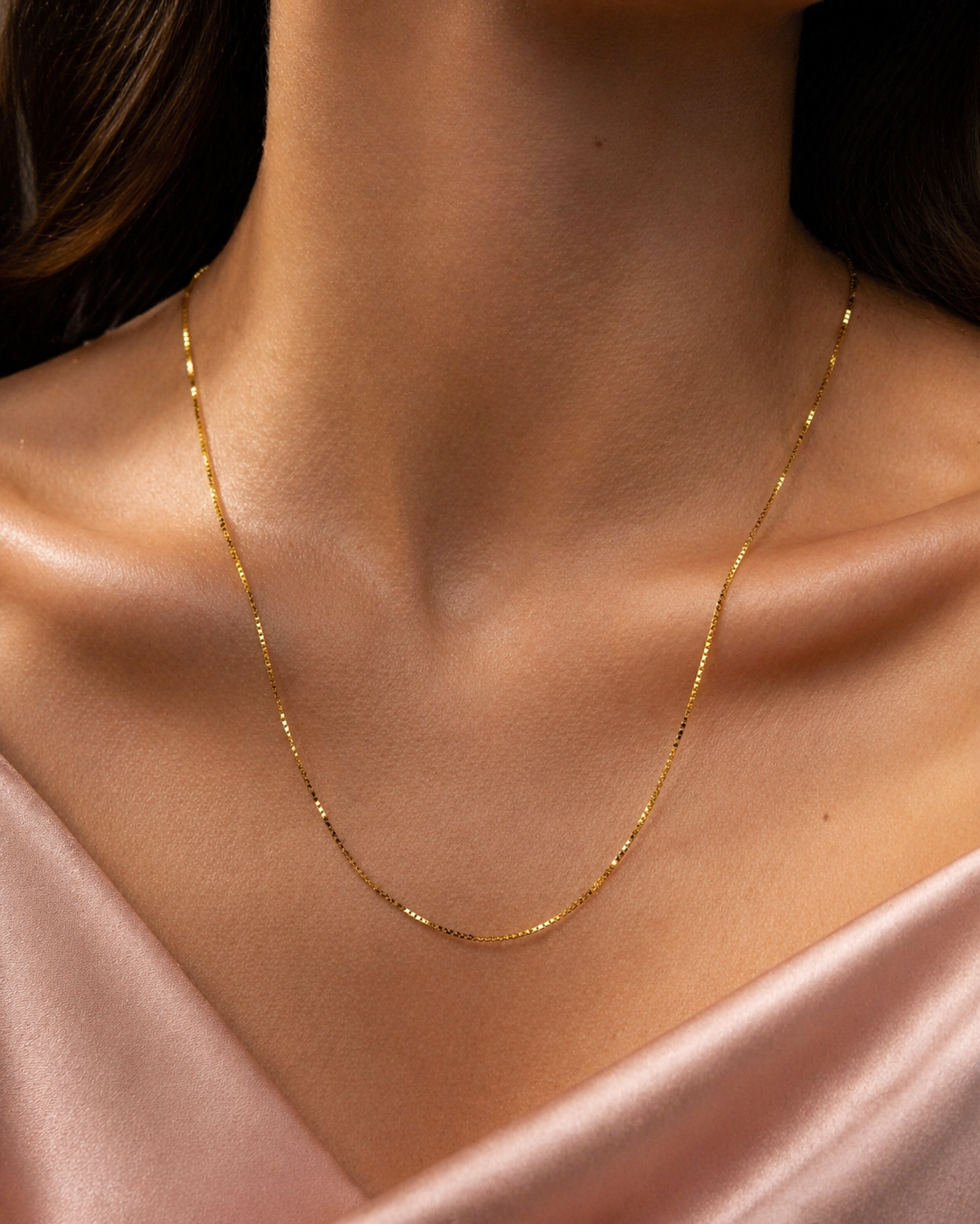 Colar Fino Banhado a Ouro 18k com Fecho Lagosta e Elo Veneziano