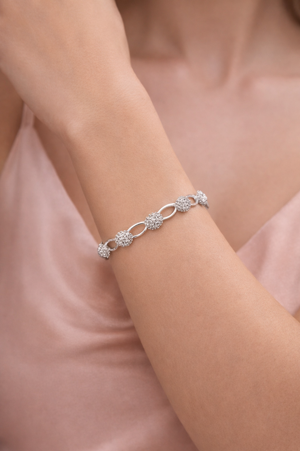 Bracelete Prata 925 com Elos Ovais Alongados e Pontas Texturizadas