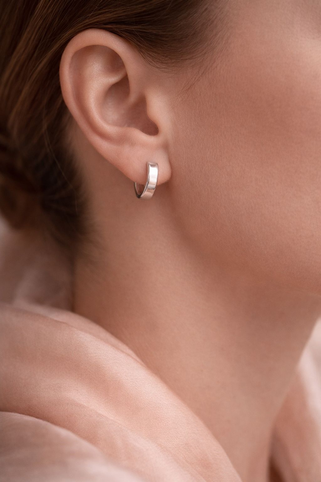 Brinco Argola Larga em Prata 925 com Fecho Clique 1,5cm