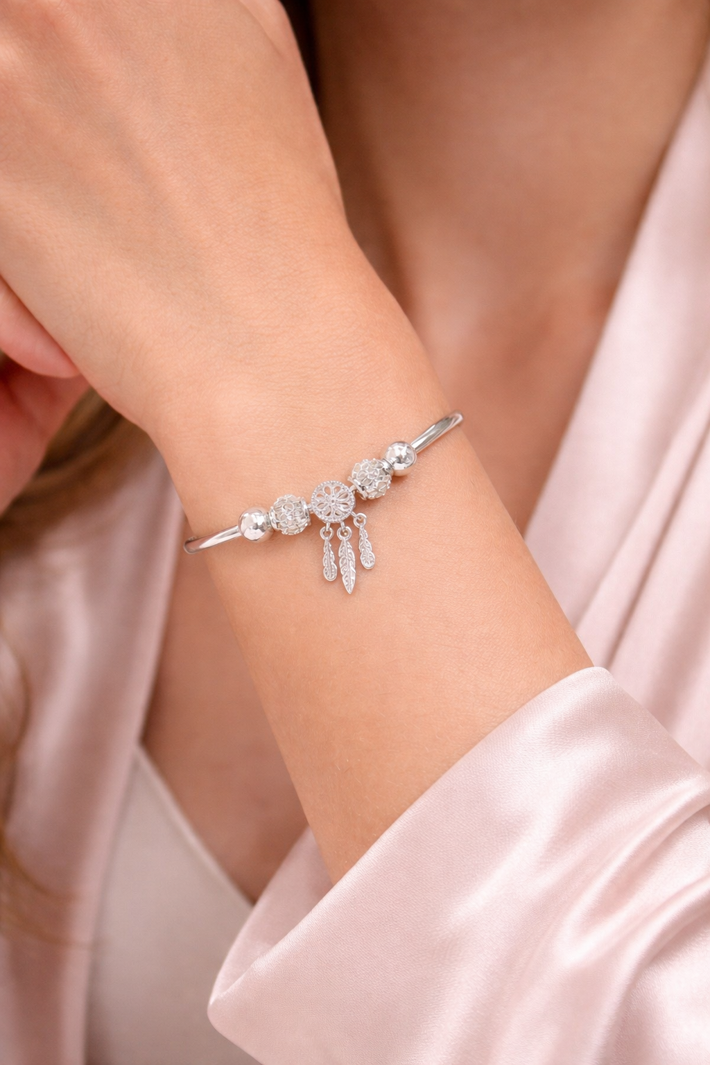 Bracelete Prata 925 com Pingentes Delicados e Fecho Ajustável