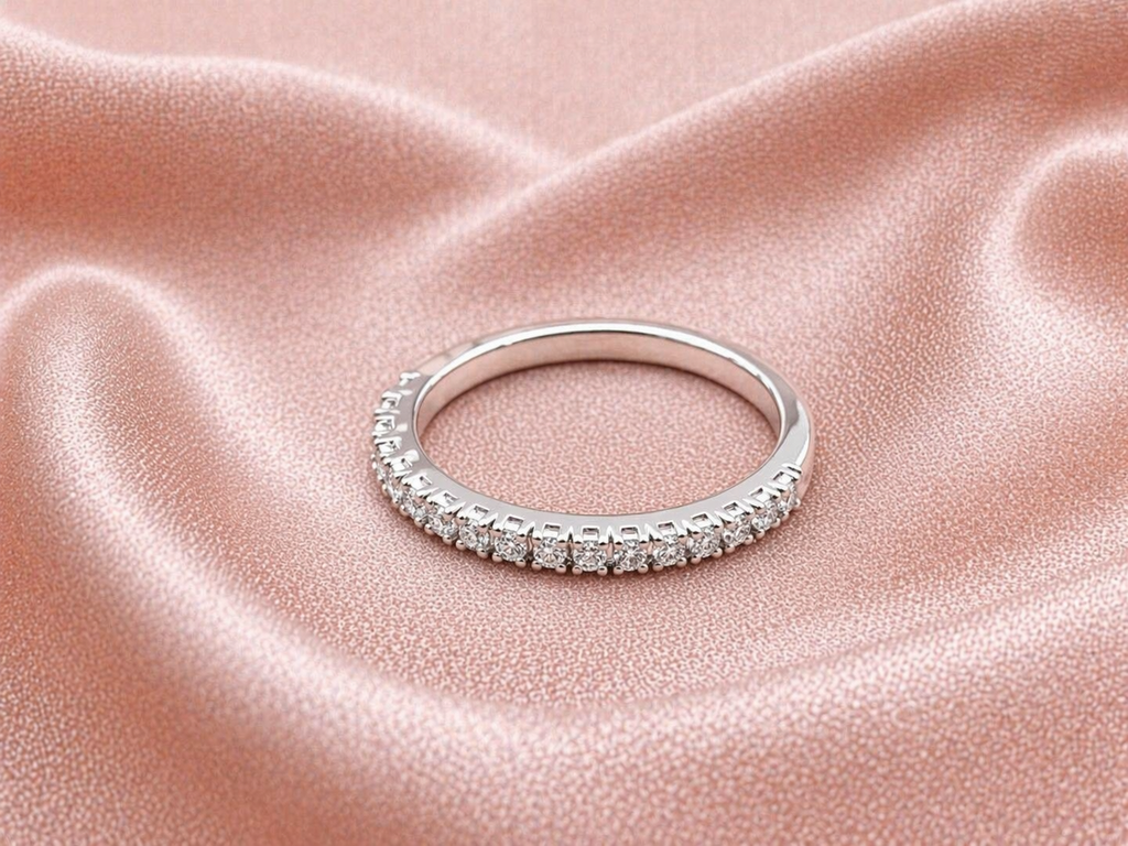 Anel Banhado a Prata 925 com Zircônias Quadradas