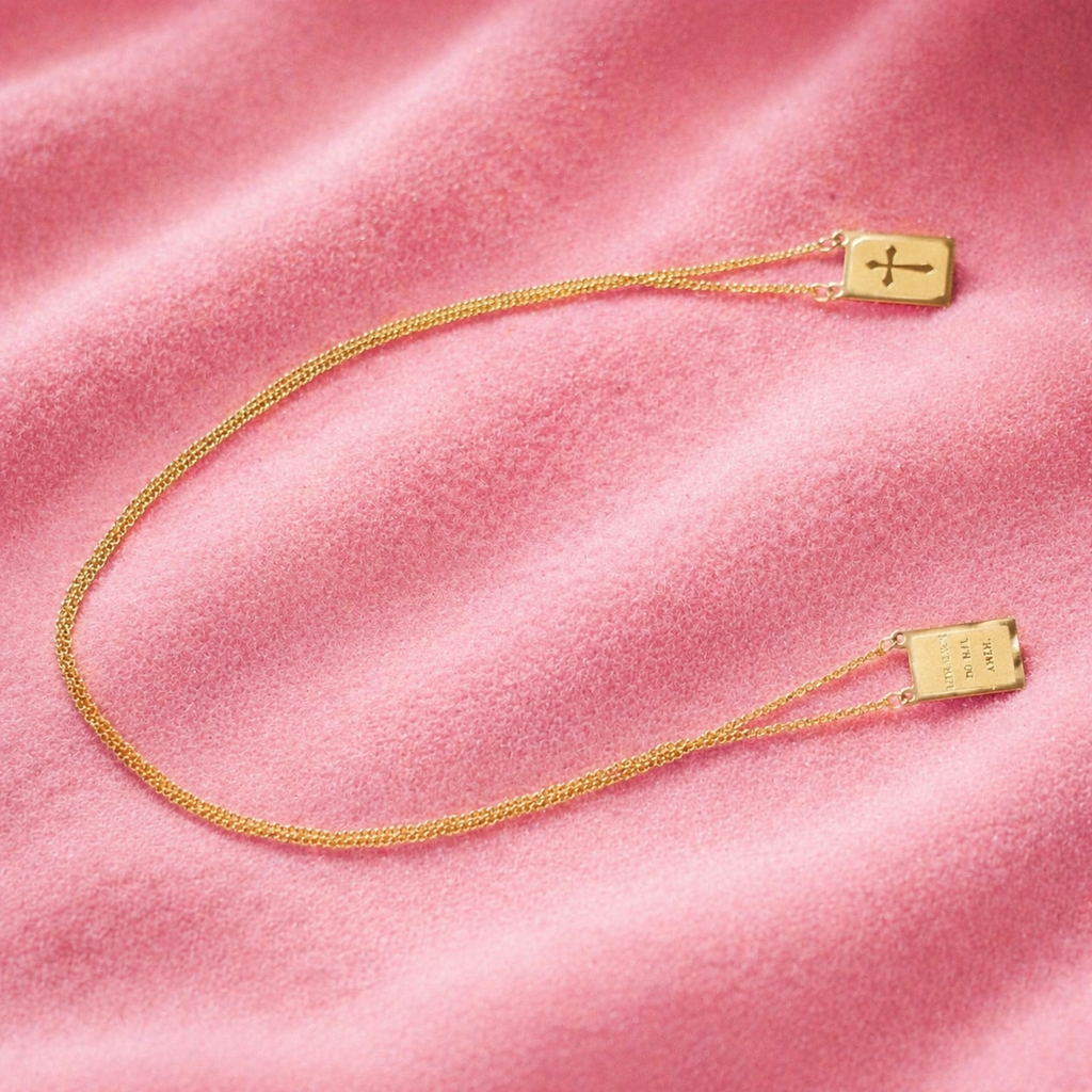 Escapulário Banhado a Ouro 18k com Pingentes Duplos