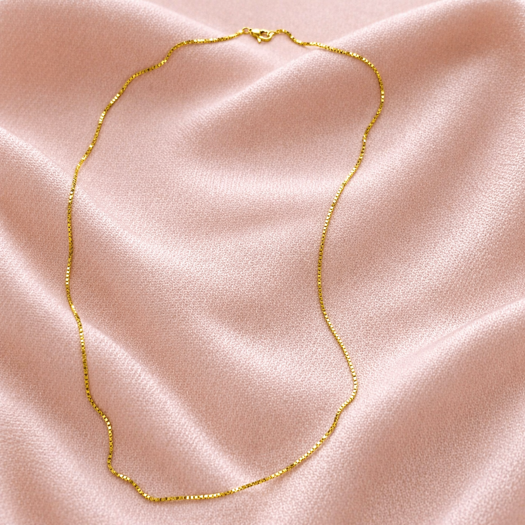 Colar Fino Banhado a Ouro 18k com Fecho Lagosta e Elo Veneziano