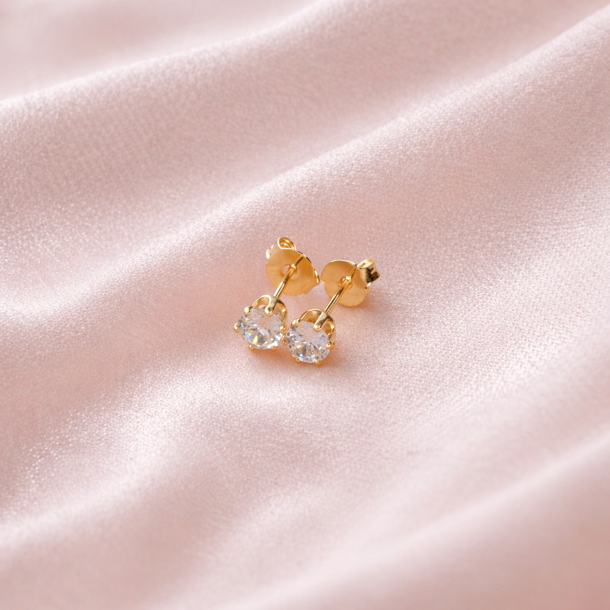 Brinco Ponto de Luz Banhado a Ouro 18k com Zircônia Incolor