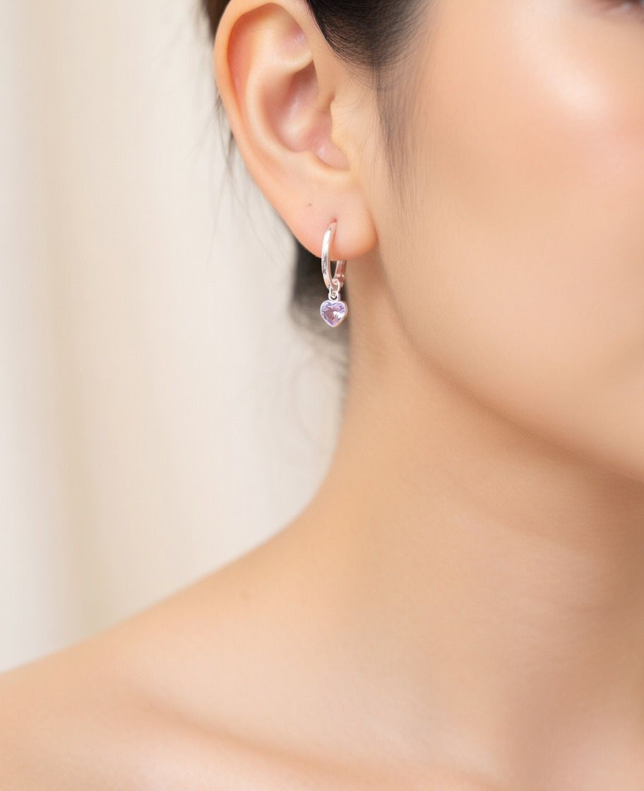 Brinco Argola em Prata 925 com Pingente de Coração em Zircônia Lilás 1,5cm