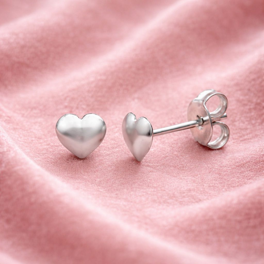 Brinco em Prata 925 Formato Coração Pequeno 1cm