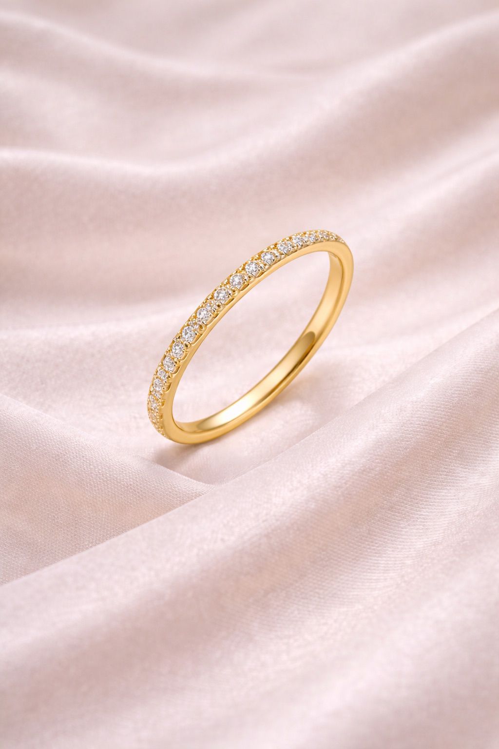 Anel Delicado Minimalista Folheado a Ouro 18K com Zircônias