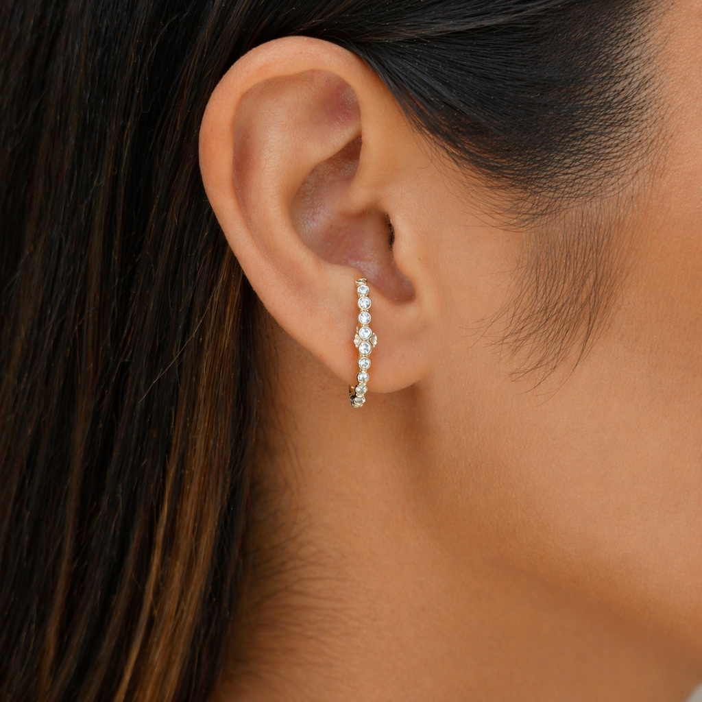 Brinco Argola Semiaberta com Zircônias