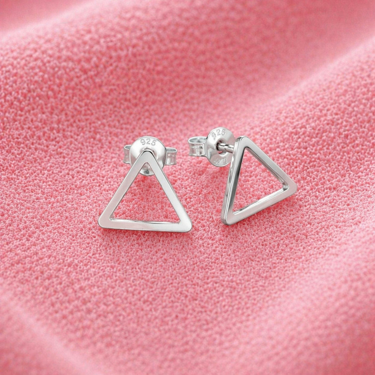 Brinco Triângulo Vazado Prata 925