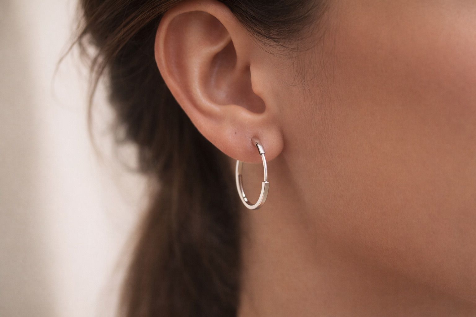 Brinco Argola Lisa em Prata 925 Transpassada 2cm