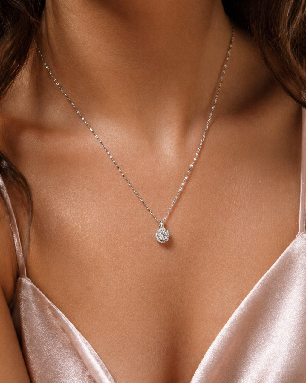 Colar Ponto de Luz Cravejado em Prata 925 com Zircônias – Elo torcido