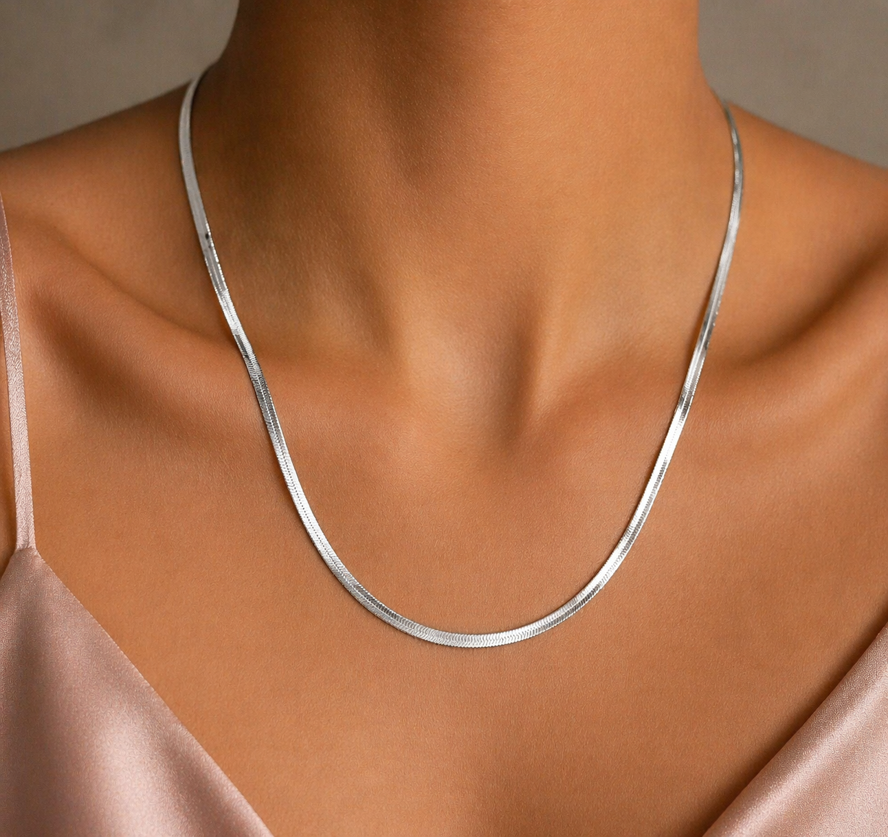 Colar Snake Texturizado em Prata 925 com Fecho Lagosta Ajustável